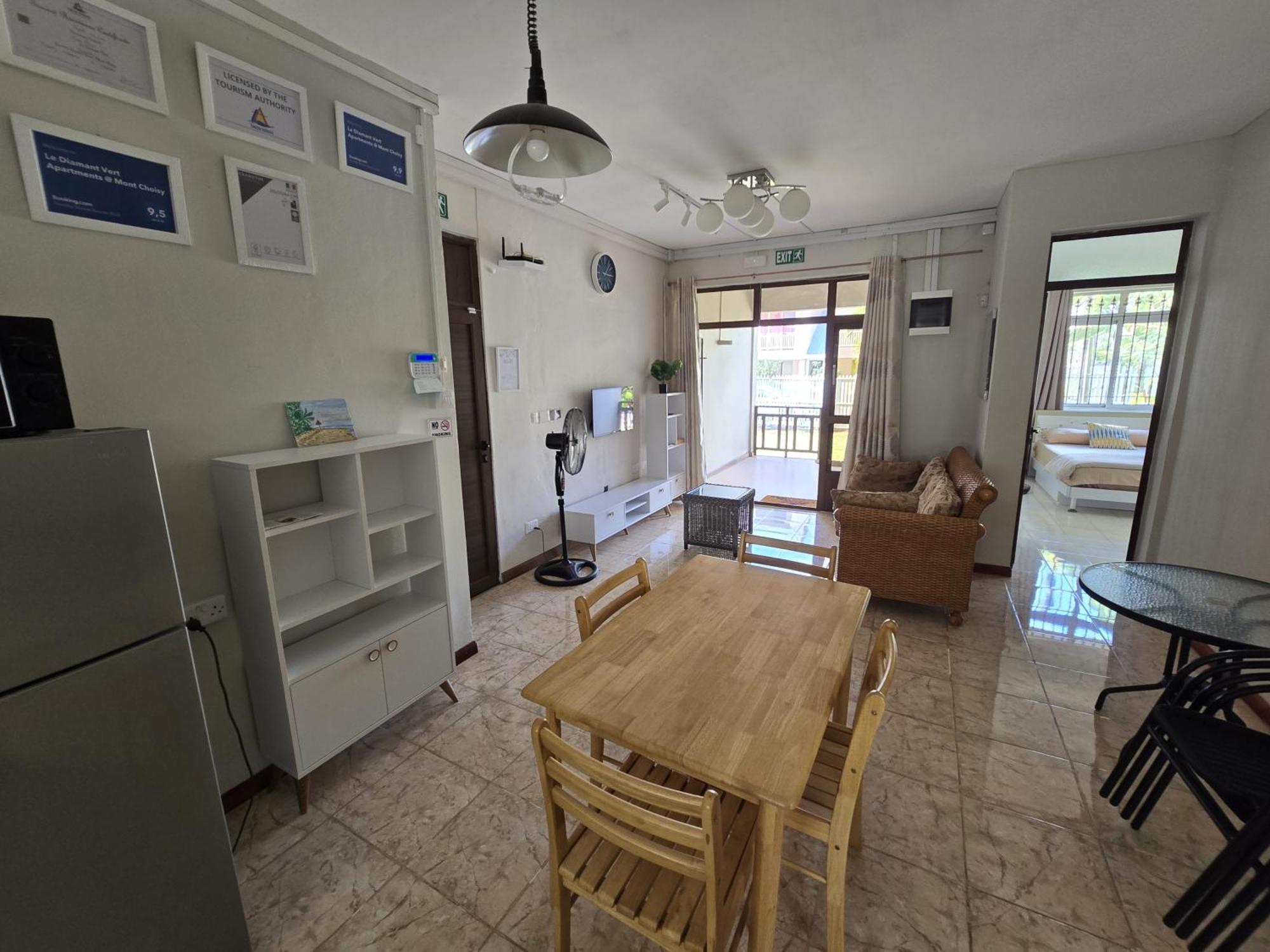 Le Diamant Vert Apartments @ Mont Choisy מראה חיצוני תמונה
